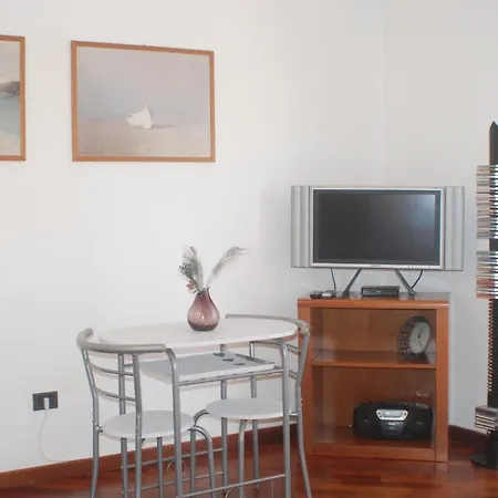 Interno 4 Διαμέρισμα *